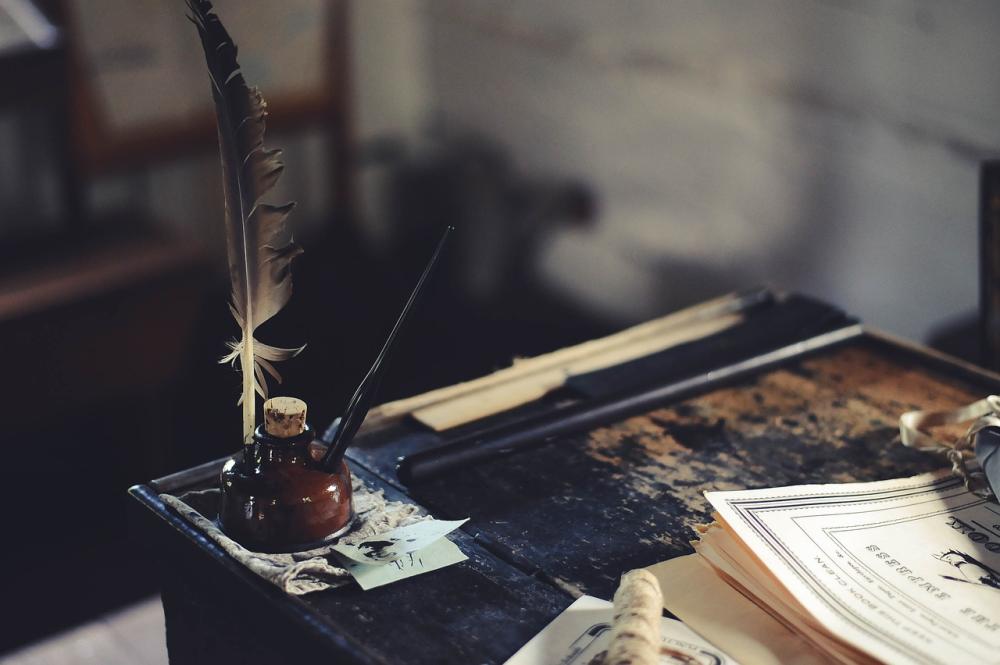 bureau et encrier
